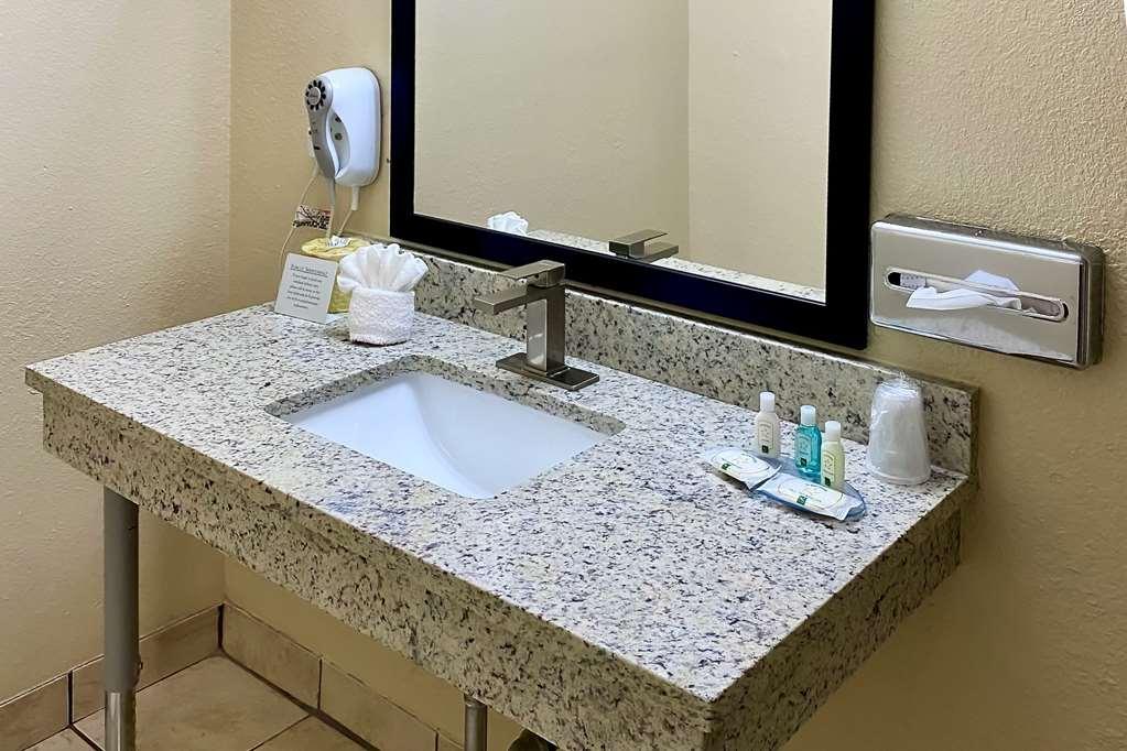 Quality Inn & Suites Airport El Paso Room photo